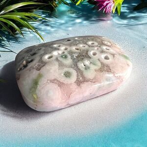 Green Flower Agate Crystal Palmstone (10)‎